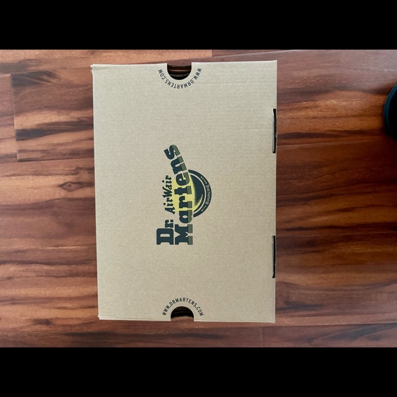 Dr Martins - Picture 5 of 5